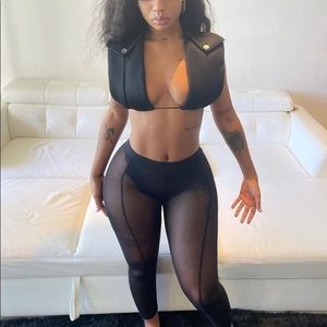 Medium see through leggings and adjustable top